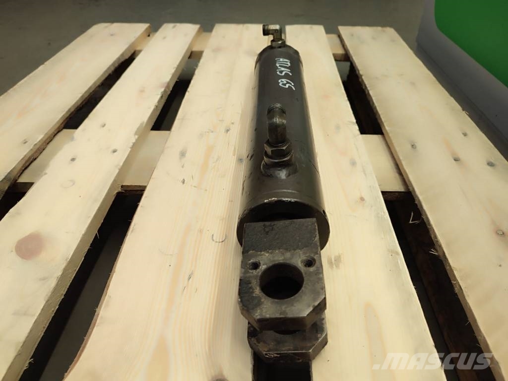 Atlas AR65 hydraulic steering assist cylinder هيدروليات