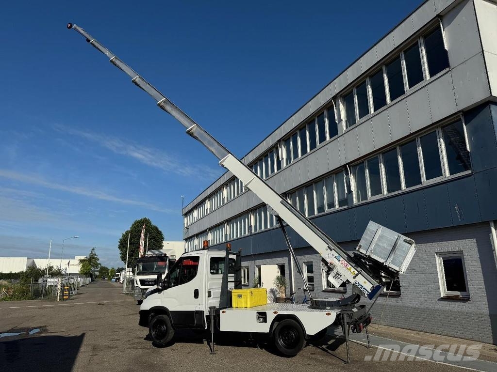 Iveco Daily 35-120 EURO 6 + Lift 30m BÖCKER - 400kg Plataformas sobre camión