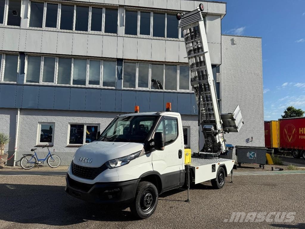 Iveco Daily 35-120 EURO 6 + Lift 30m BÖCKER - 400kg Plataformas sobre camión