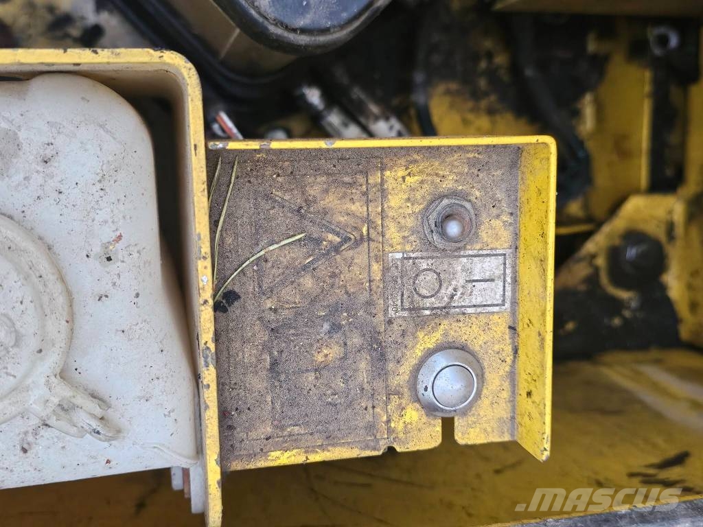 Komatsu PC 210 LC-10 Beltegraver