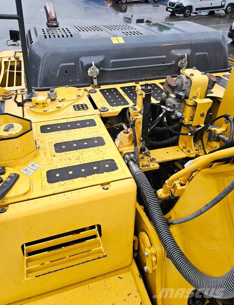 Komatsu PC 210 LC-10 Beltegraver