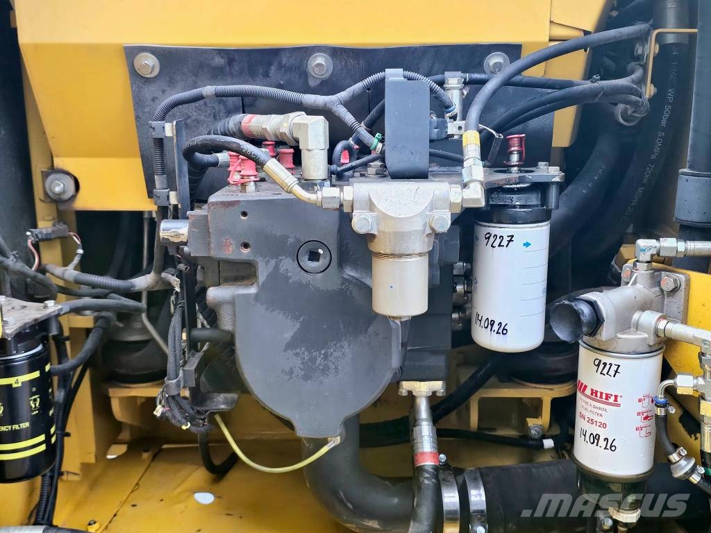 Komatsu PC 210 LC-10 Beltegraver