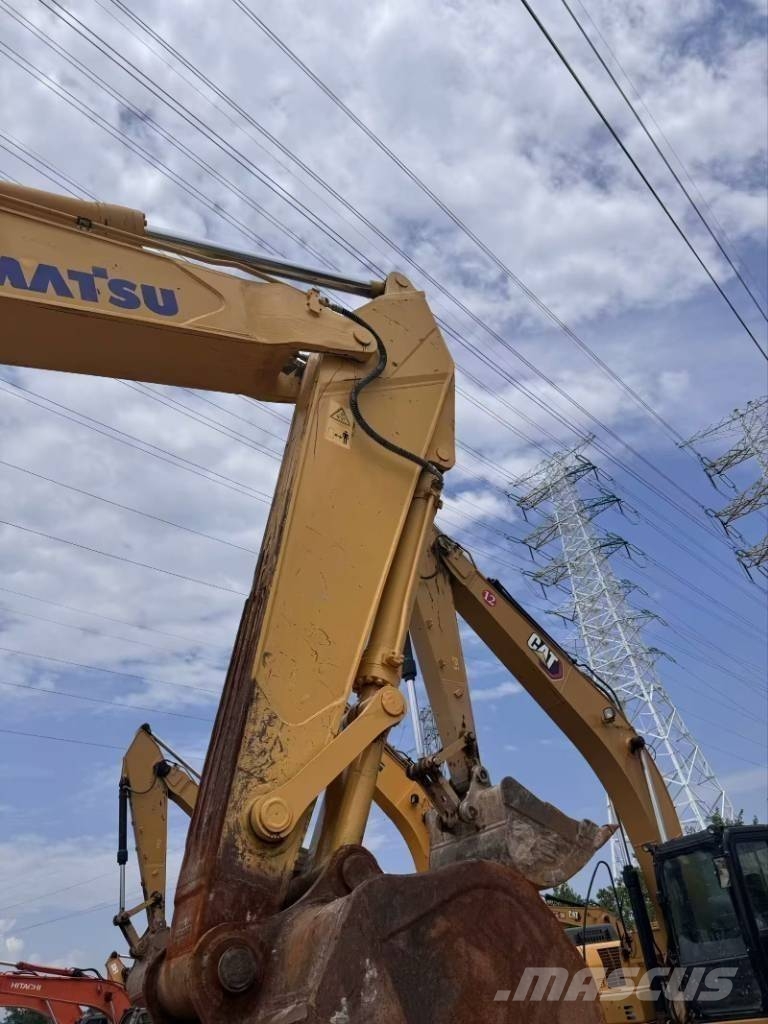 Komatsu PC 400-8 Amfībijas tipa ekskavatori