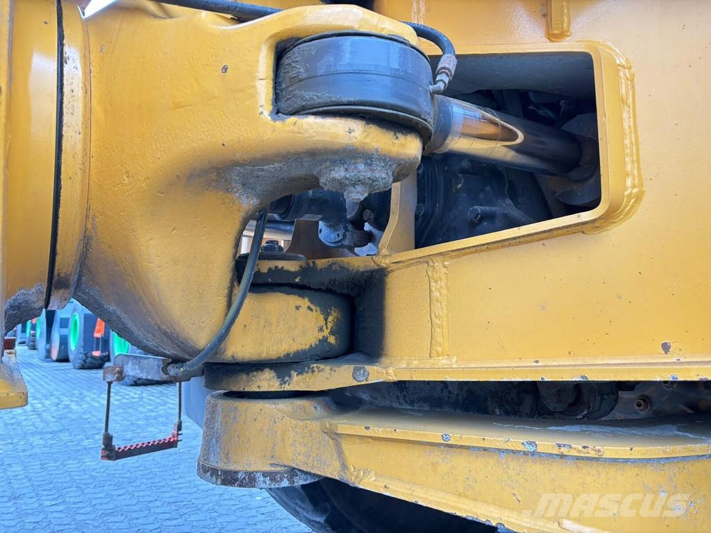 Volvo A35G Dumper - Knickgelenk
