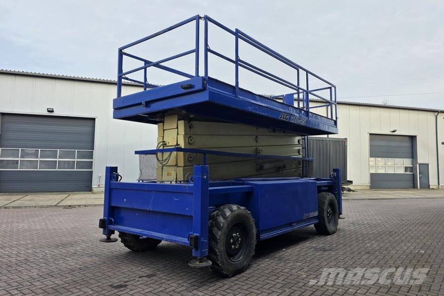 JLG 210-25 Diesel, 4x4 Drive, 23m Working Height, 1000 Piattaforme a pantografo