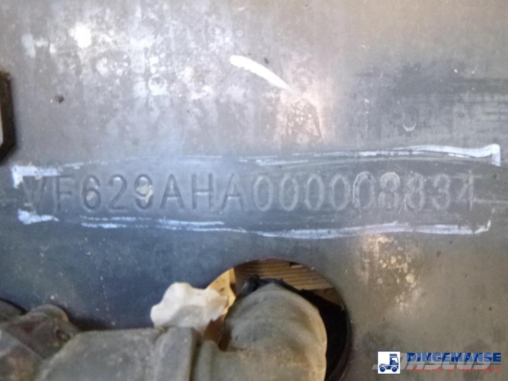 Renault Premium 270 dxi 4x2 fuel tank 13.7 m3 / 4 comp Tankwagen