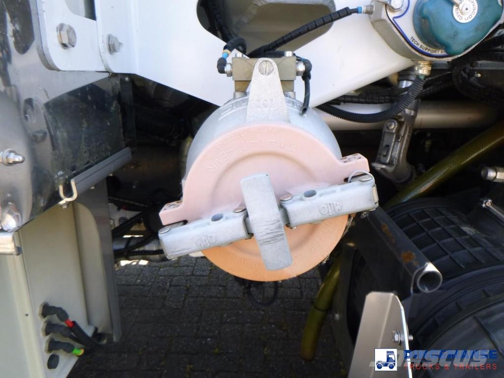 Renault Premium 270 dxi 4x2 fuel tank 13.7 m3 / 4 comp Tankwagen