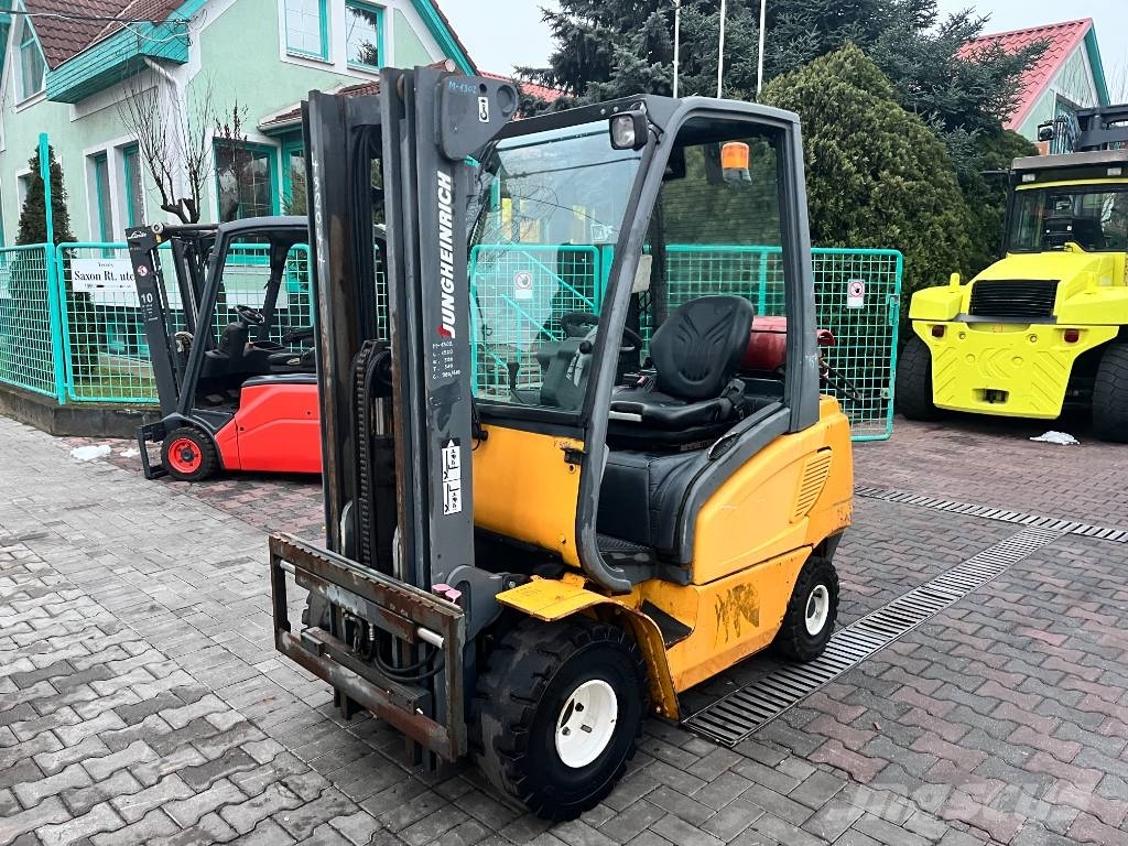 Jungheinrich TFG320S V-4031 Plinski viličarji