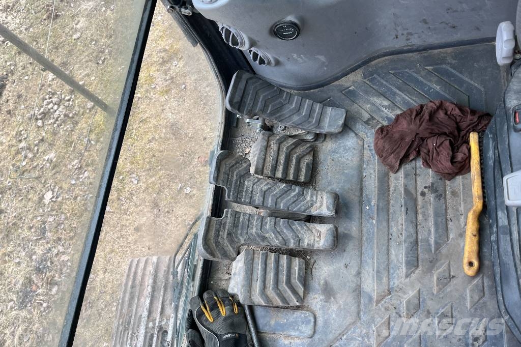 Volvo EC 240 C L Roomikekskavaatorid