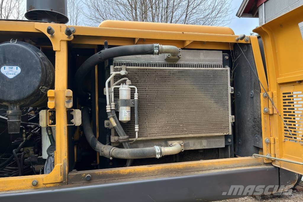Volvo EC 240 C L Roomikekskavaatorid