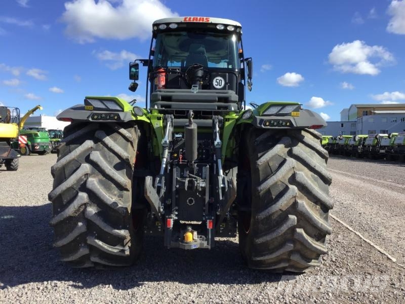 CLAAS XERION 5000 TRAC VC Трактори