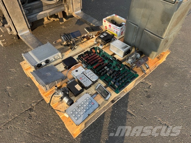 Liebherr L 566 USED ELCTRIC PARTS CAB Componentes electrónicos