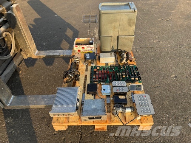 Liebherr L 566 USED ELCTRIC PARTS CAB Componentes electrónicos
