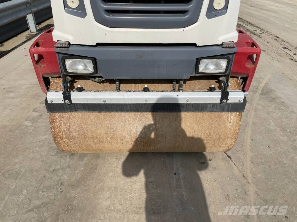 Dynapac CC1200C Kombinētie veltņi