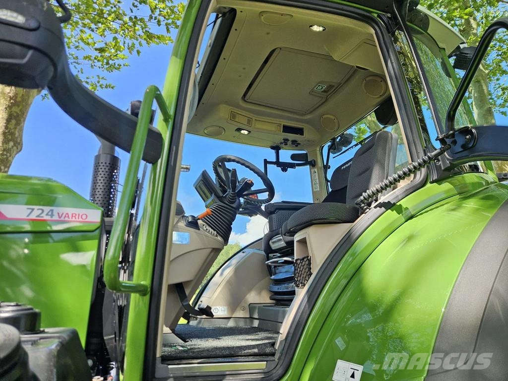 Fendt 724 Gen7 Profi Plus (720 722 726 728) Tractors