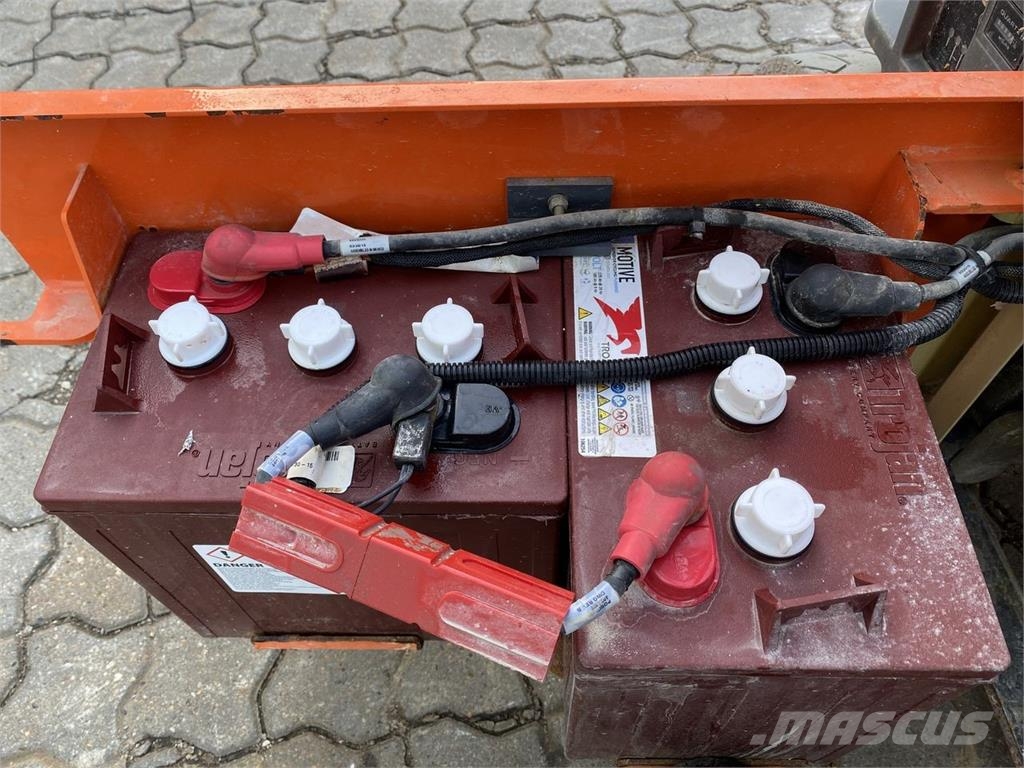 JLG 1230ES Podnośniki masztowe