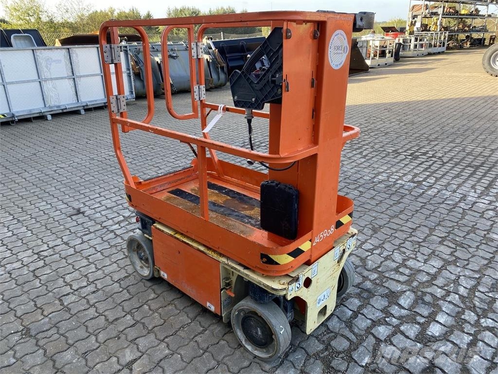 JLG 1230ES Podnośniki masztowe
