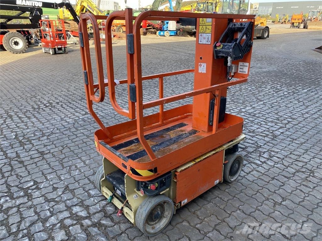 JLG 1230ES Podnośniki masztowe
