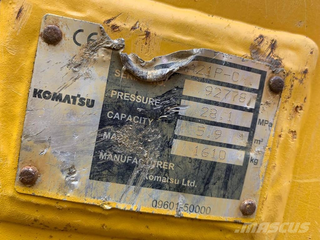 Komatsu D65WX-18 履帶推土機