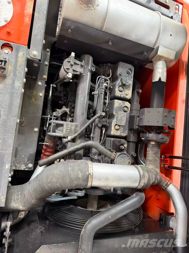 Doosan DX 300 LC Lánctalpas kotrók