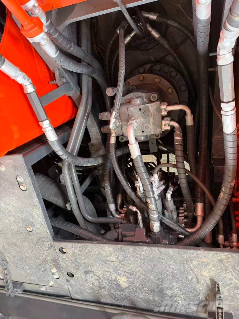 Doosan DX 300 LC Lánctalpas kotrók