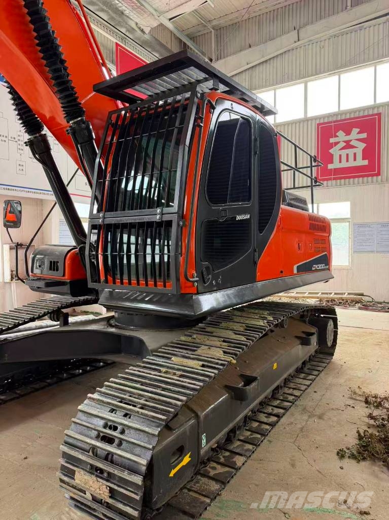 Doosan DX 300 LC Lánctalpas kotrók