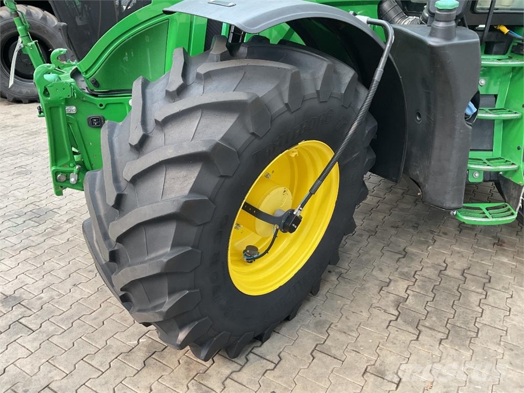 John Deere 6250R Traktoren