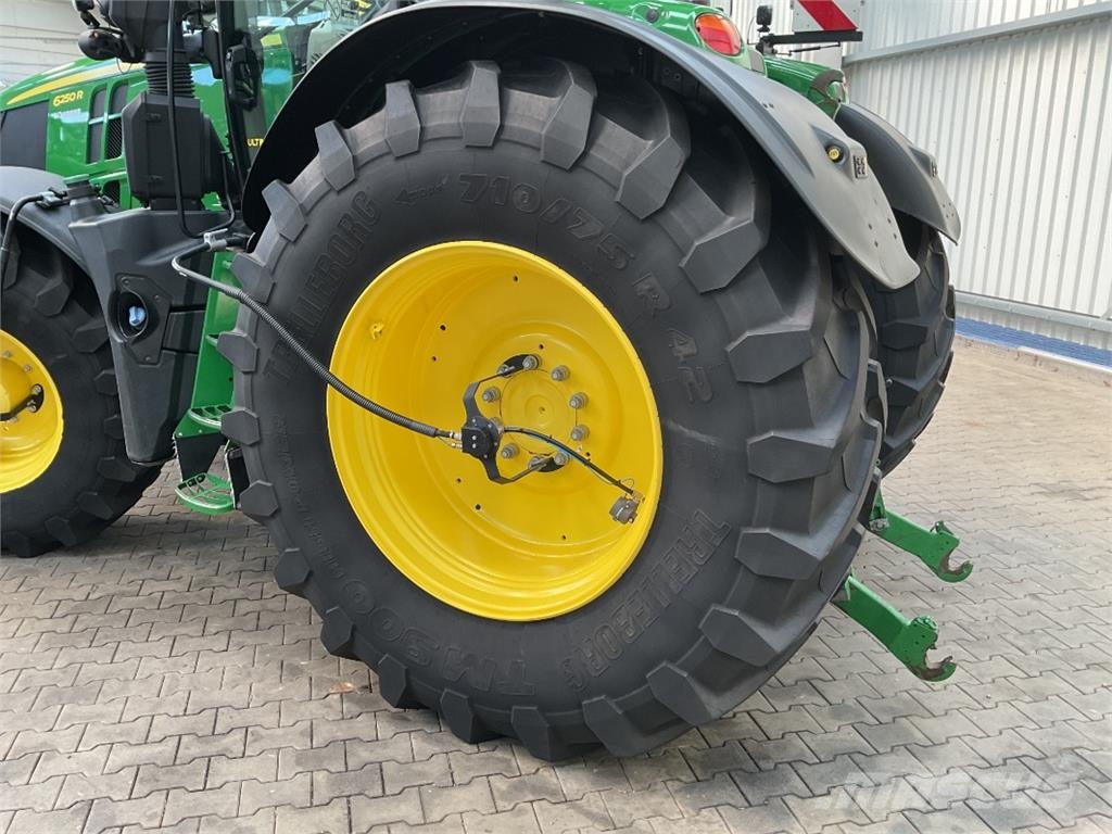 John Deere 6250R Traktoren
