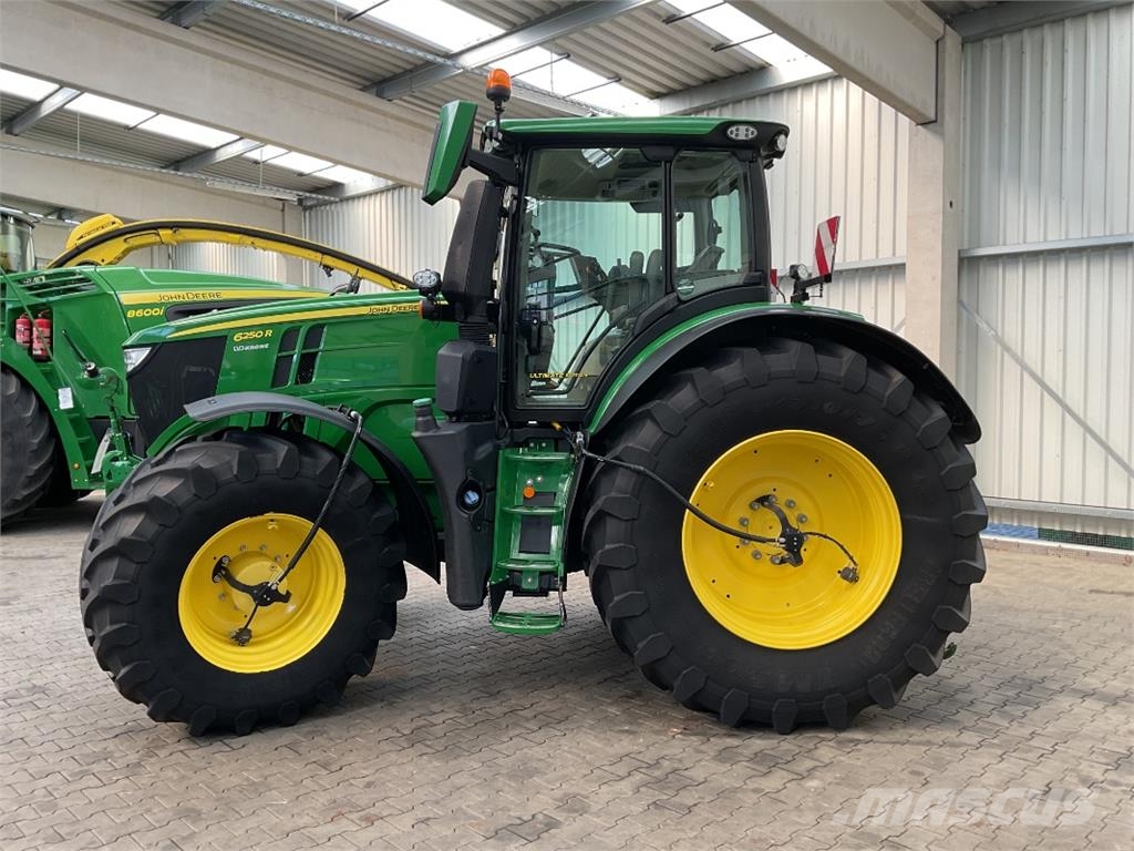 John Deere 6250R Traktoren