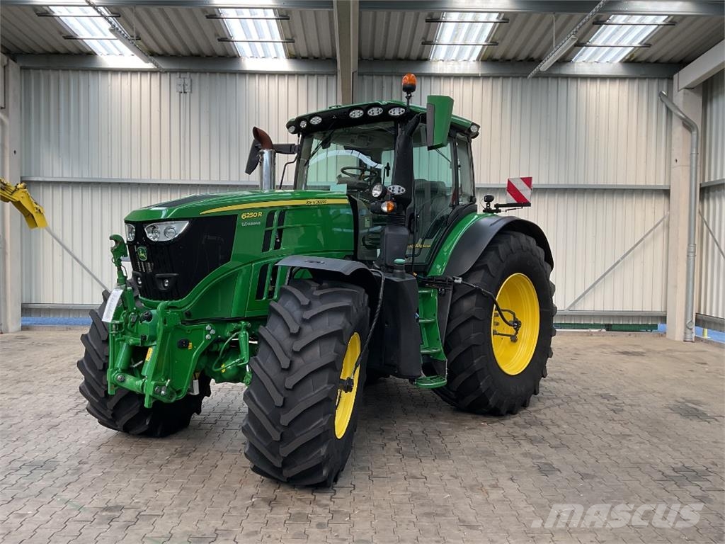 John Deere 6250R Traktoren