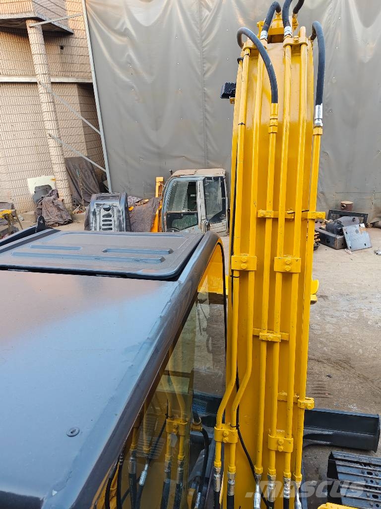 Komatsu PC70 Mini kotrók < 7t