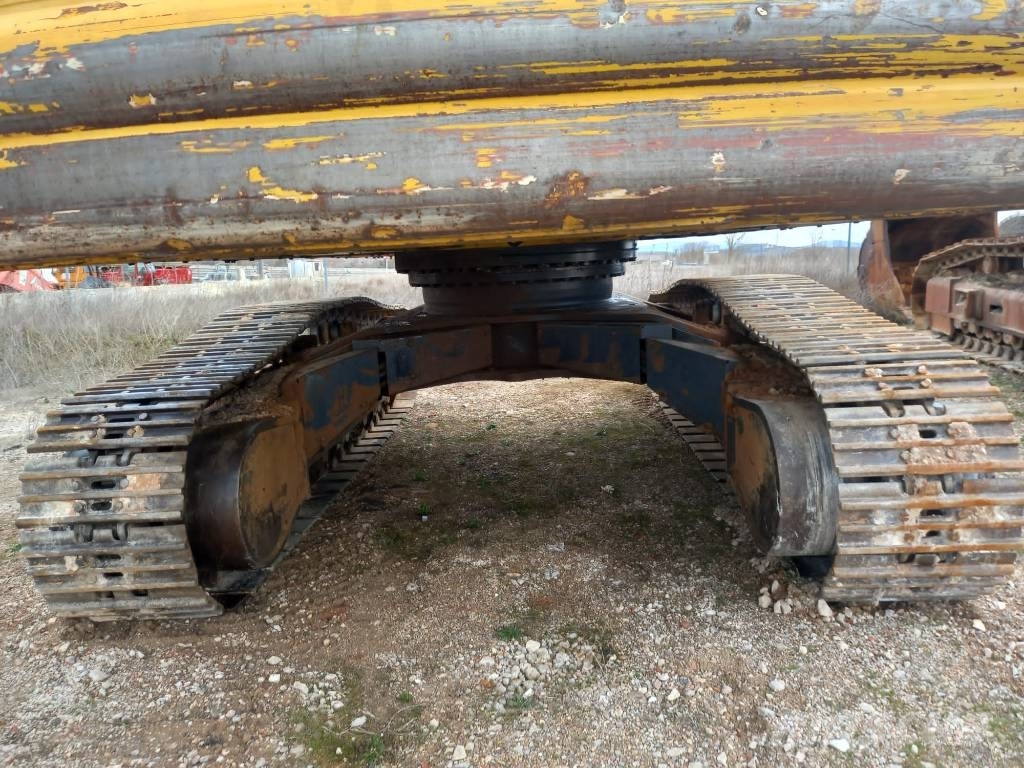 Komatsu PC450LC Crawler excavators
