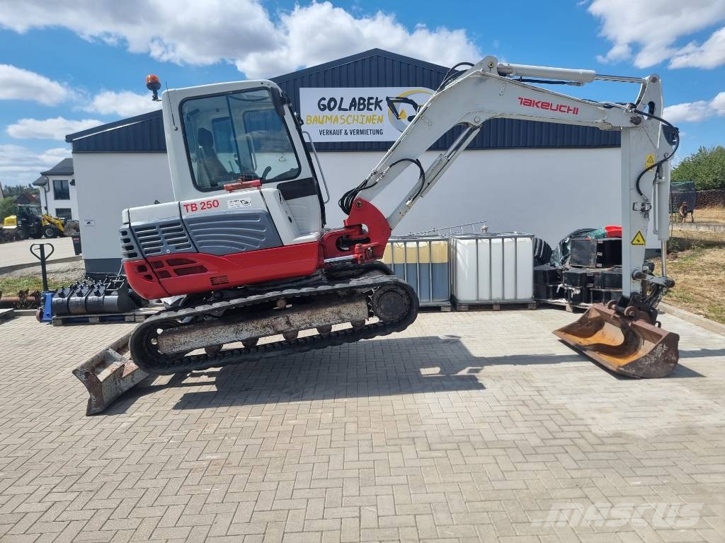 Takeuchi TB 250 Minigraafmachines < 7t