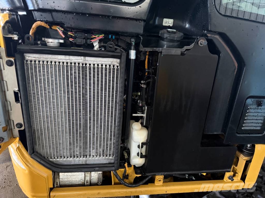CAT 301.8 minigrävare rotortilt skopor trailer حفارات صغيرة أقل من 7 طن (حفارات صغيرة)