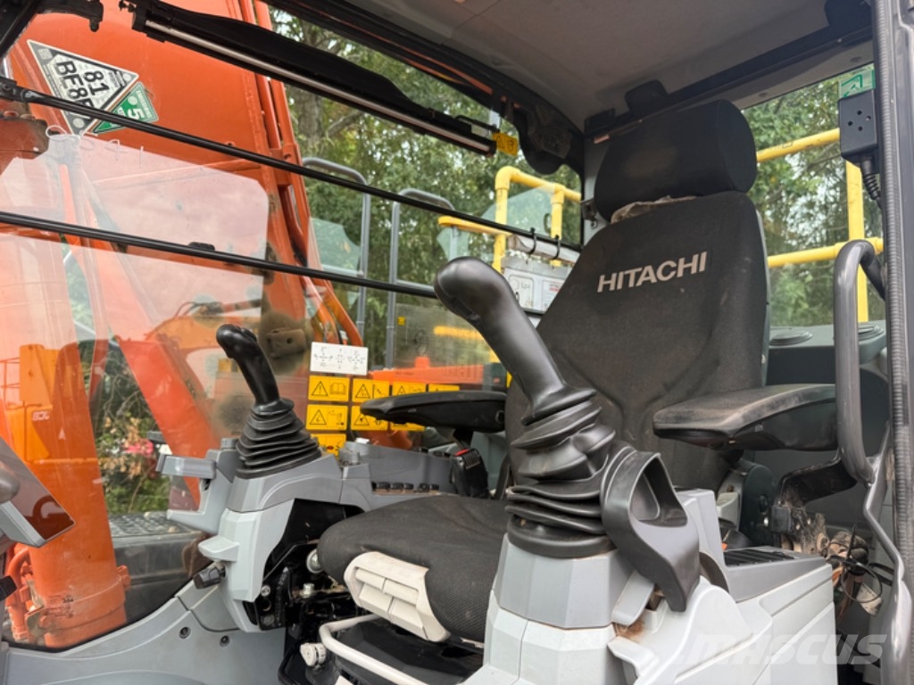 Hitachi ZX130LCN-7 Kāpurķēžu ekskavatori