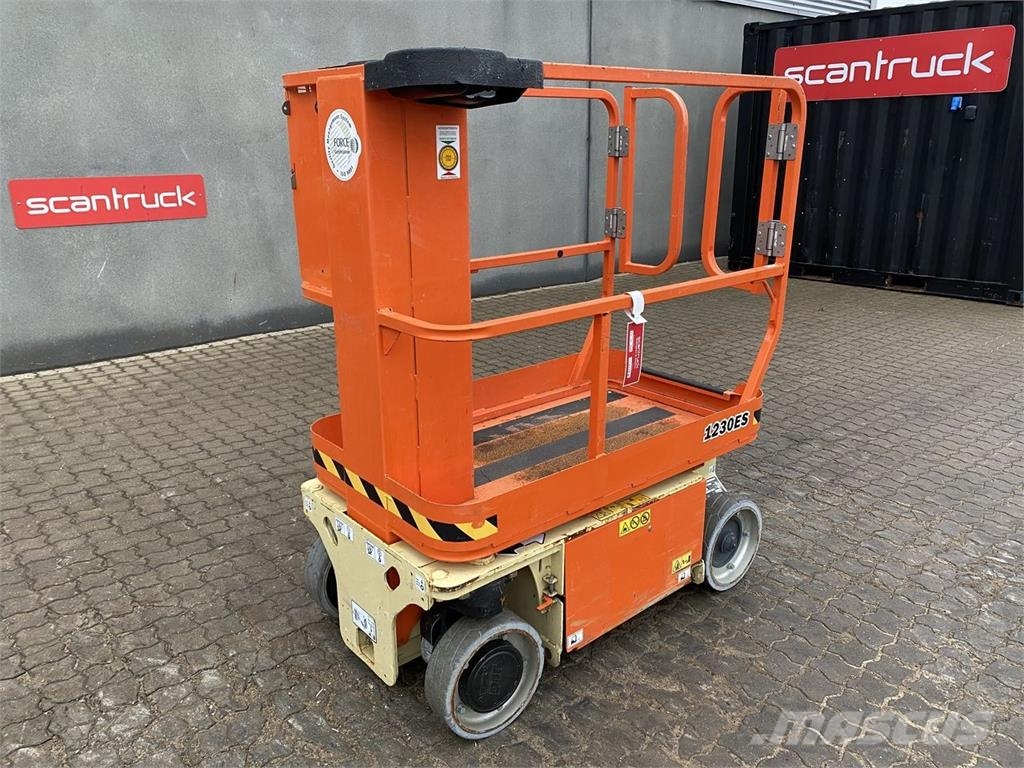 JLG 1230ES Vertical mast lifts