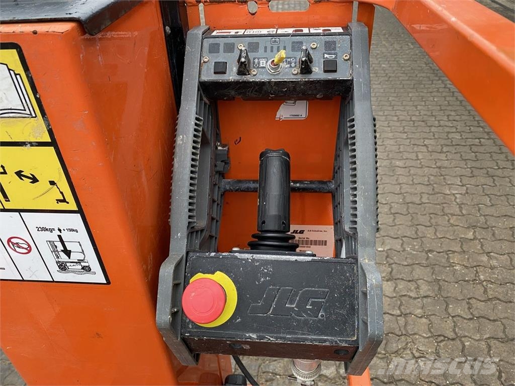 JLG 1230ES Vertical mast lifts