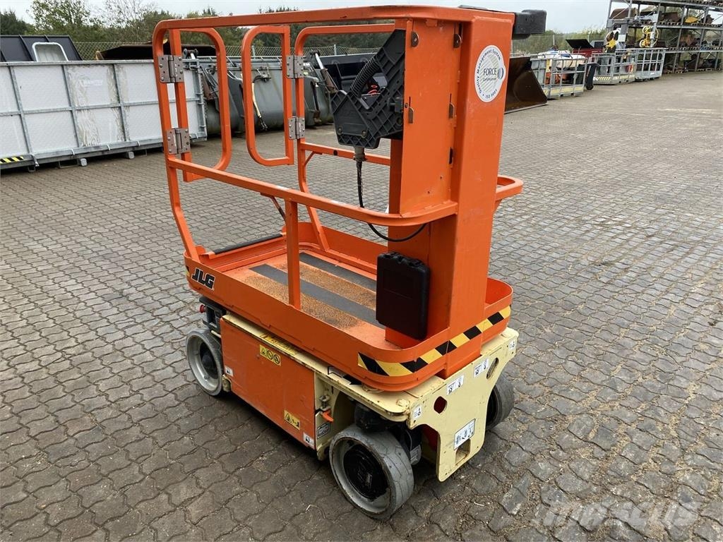 JLG 1230ES Vertical mast lifts
