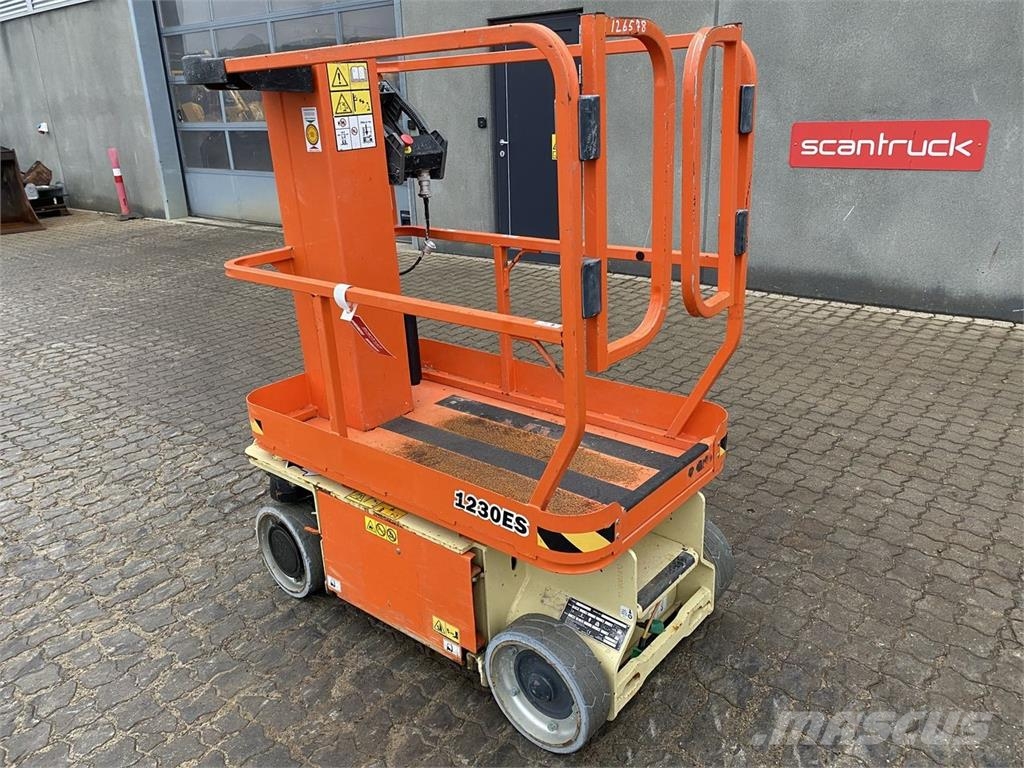 JLG 1230ES Vertical mast lifts