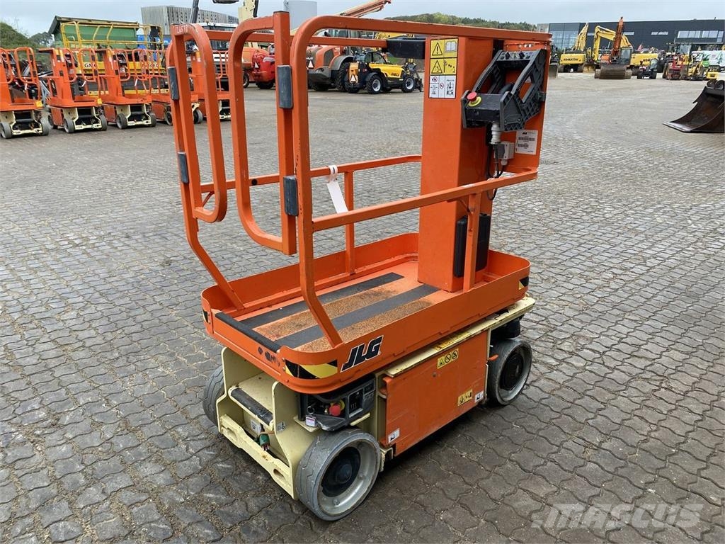 JLG 1230ES Vertical mast lifts