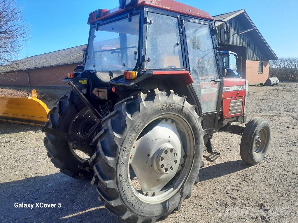 Massey Ferguson 5 pc total 265,590,365,375,362 4WD Traktory