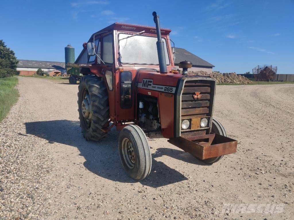 Massey Ferguson 5 pc total 265,590,365,375,362 4WD Traktory