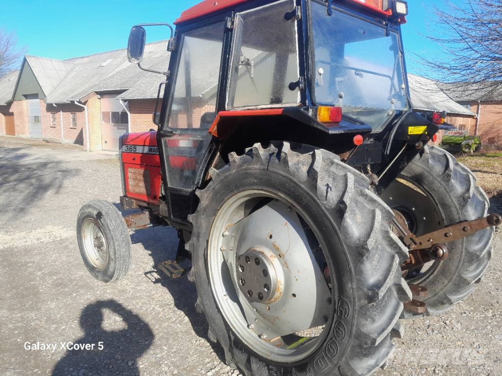 Massey Ferguson 5 pc total 265,590,365,375,362 4WD Traktory