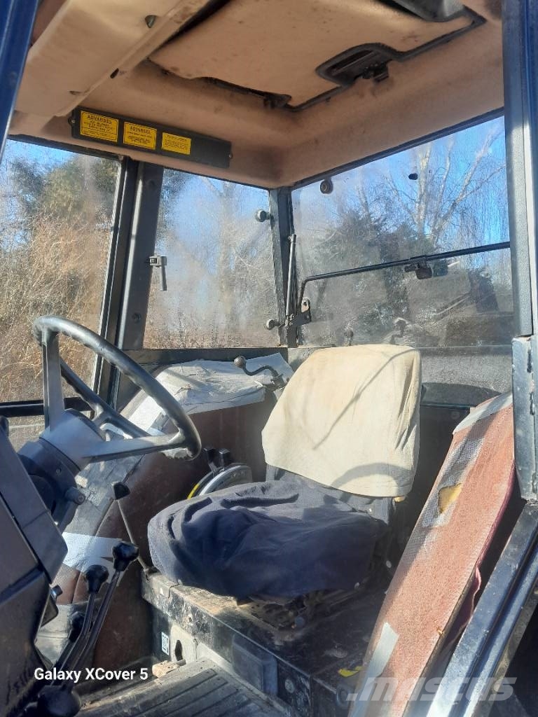 Massey Ferguson 5 pc total 265,590,365,375,362 4WD Traktory