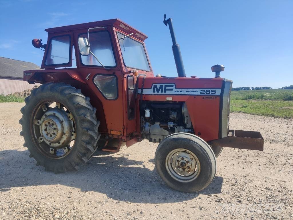 Massey Ferguson 5 pc total 265,590,365,375,362 4WD Traktory