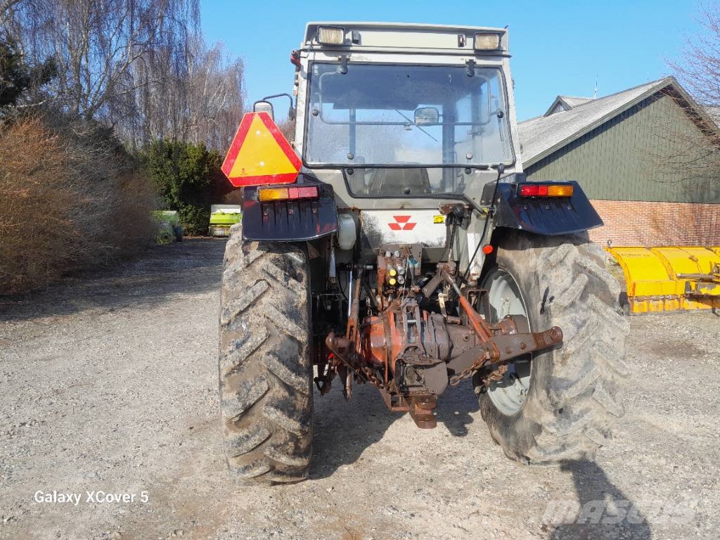 Massey Ferguson 5 pc total 265,590,365,375,362 4WD Traktory