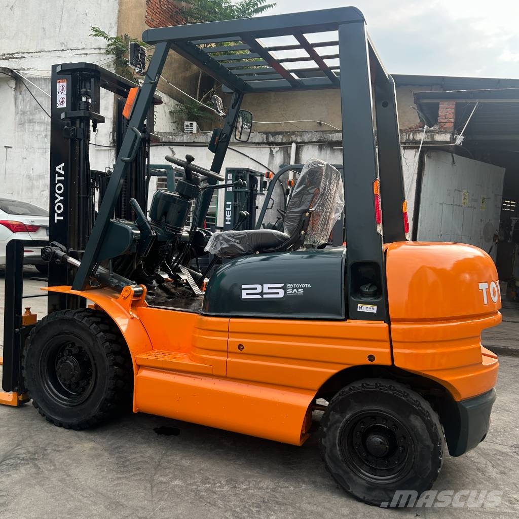 Toyota 6 FG 25 液化石油氣LPG卡車