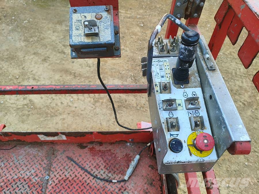 SkyJack SJ 6832 RT Sakselifter