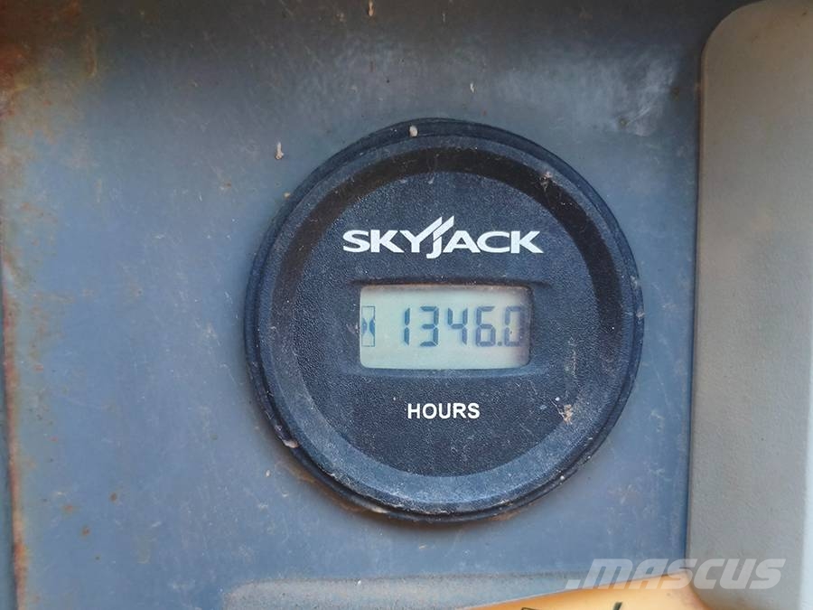 SkyJack SJ 6832 RT Sakselifter
