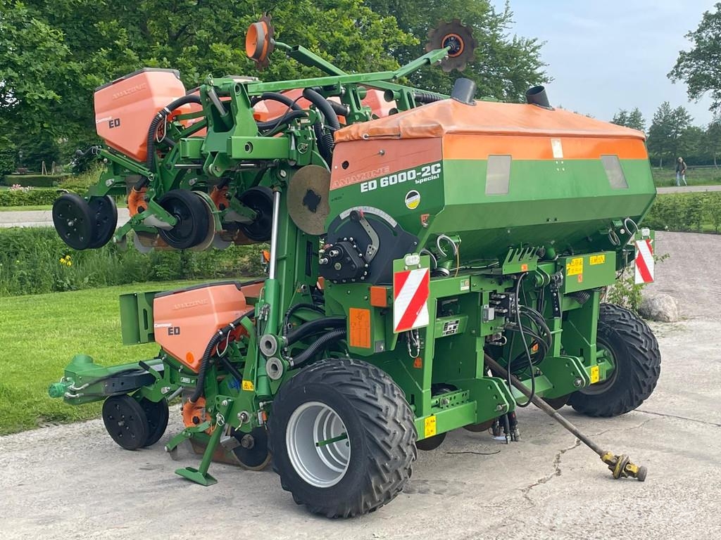 Amazone ED 6000 2C Special Contour Maisplanter Maiszaaier Mechanické sejačky